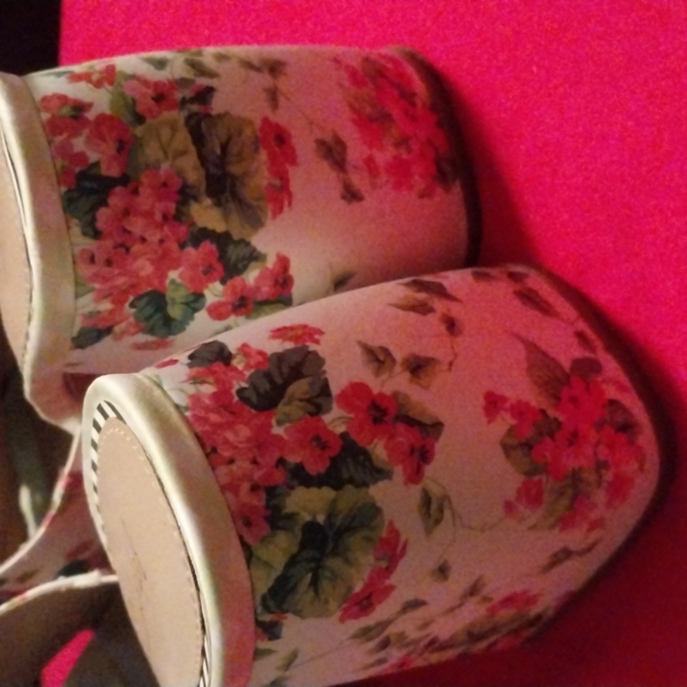 Betsey Johnson Heeled Sandals - Picture 6 of 10